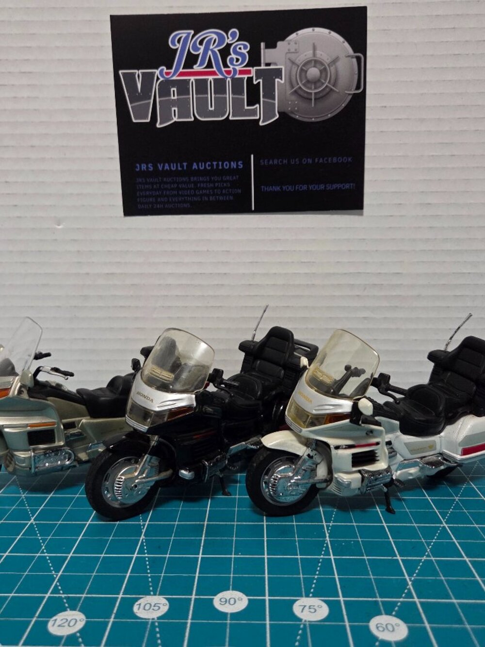 Maisto Road Signature Honda Goldwing Motorcycle Diecast Car 1/10 Lot of 3